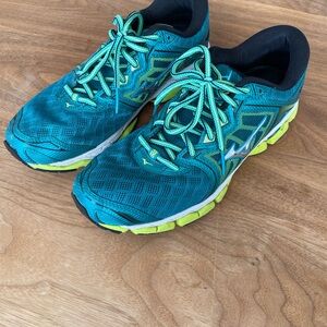 Mizuno Running Women's Wave Sky Shoes